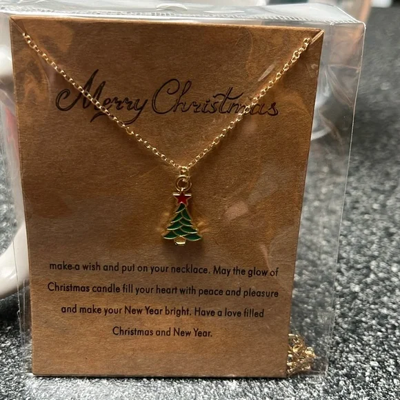 Christmas 🎄 necklace - Picture 2 of 3